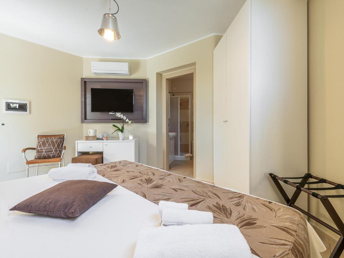 B&B Giglio Di Chia Domus De Maria Eksteriør billede